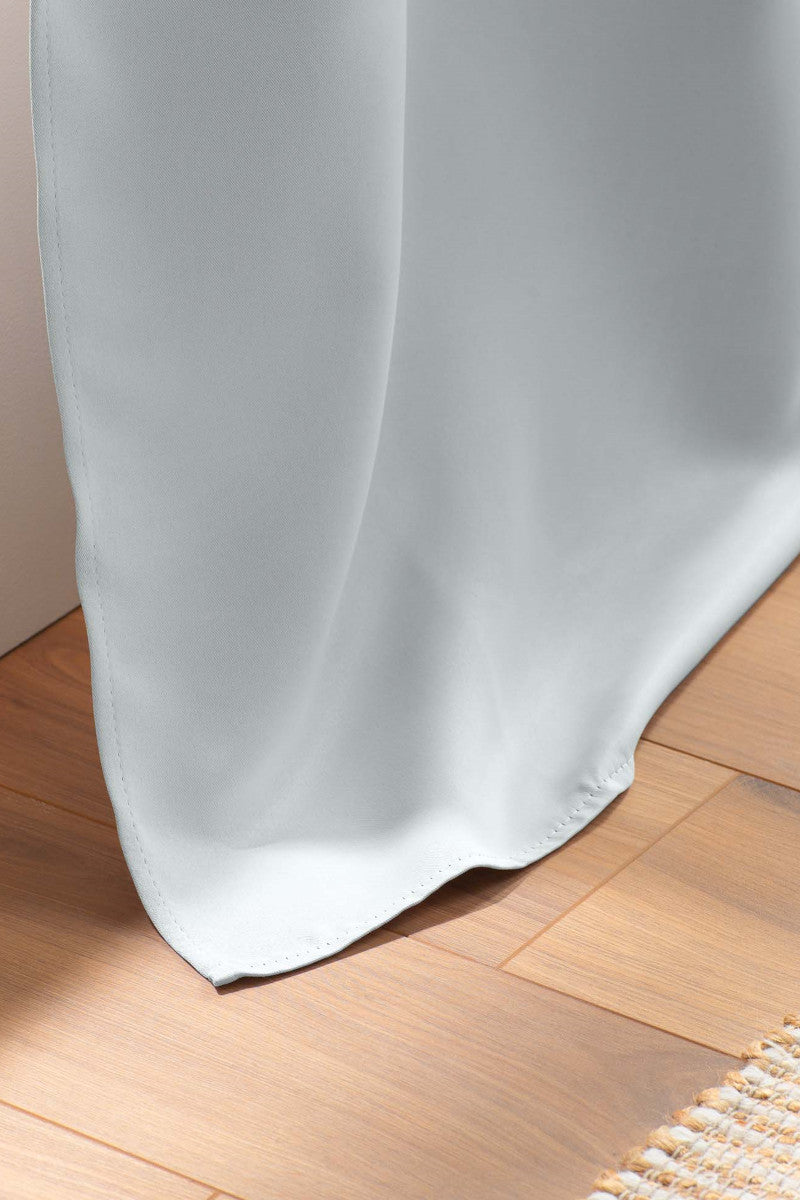 Mørklægningsgardin ensfarvet hvid fold