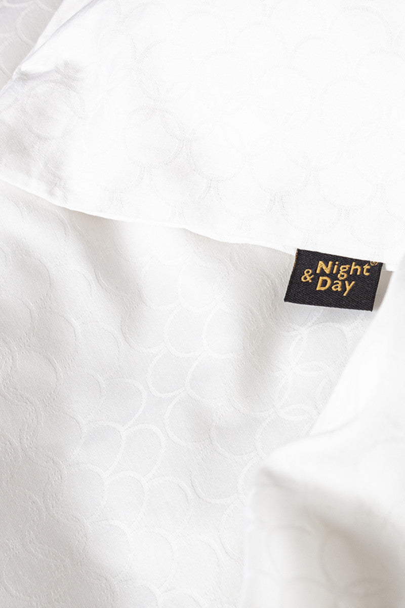 Night & Day opal sengetøj hvid 140x200cm