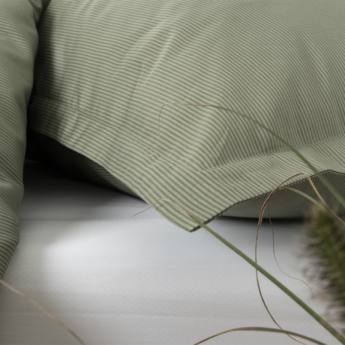 Night & Day raie sengetøj grøn 140x220cm
