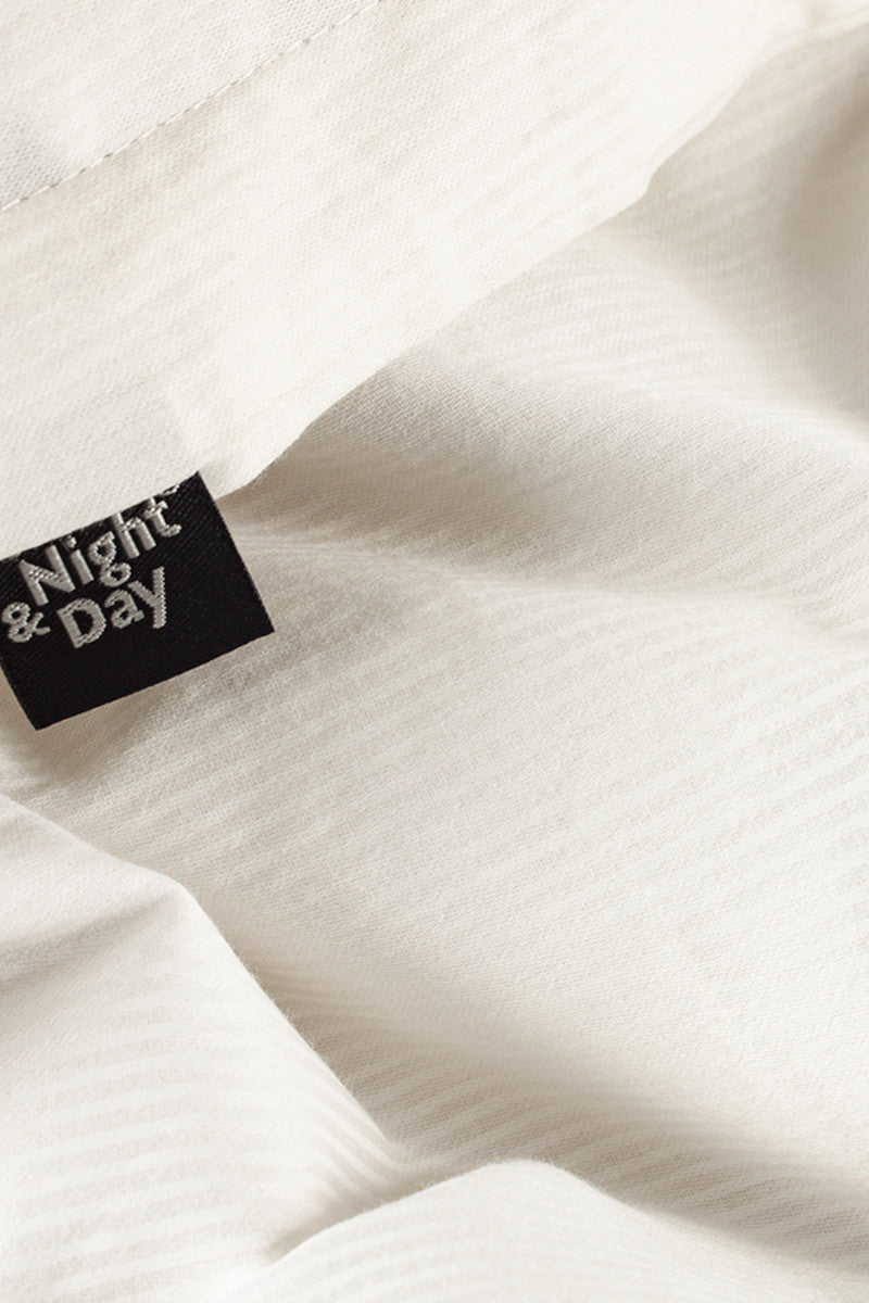 Night & Day raie sengetøj hvid 200x220cm