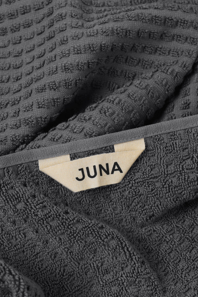 Juna Check Håndklæde mørk grå 70x140cm